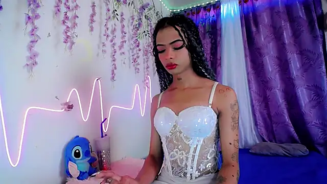 DahliaGill online show from July 7, 1:59 pm