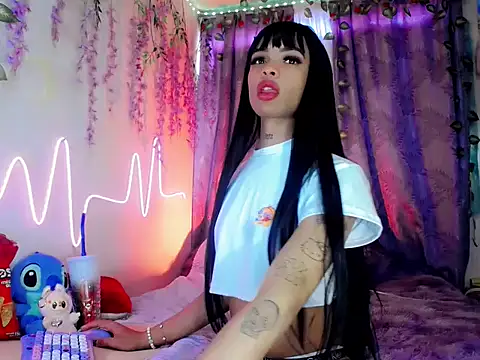 DahliaGill online show from July 25, 9:35 pm