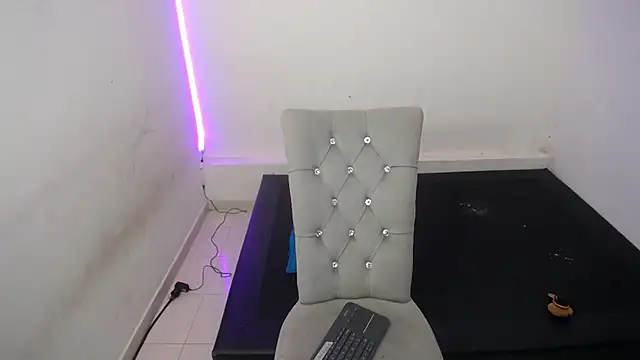 Naomy Reiden online show from March 29, 12:33 am