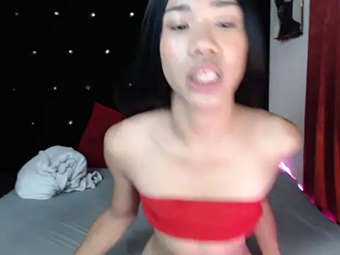 Queenoflustx online show from April 13, 1:15 pm