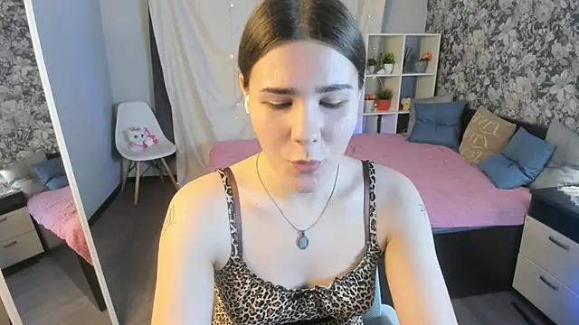 Coraline kitty online show from June 8, 4:17 pm