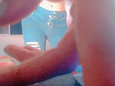 latinhott23 online show from June 19, 1:43 am