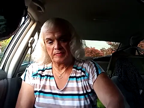 dustbunny64 online show from June 9, 2:33 am