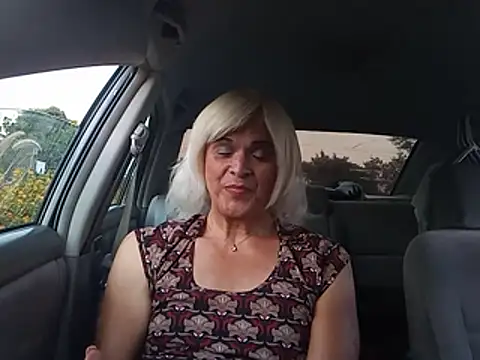 dustbunny64 online show from July 2, 3:07 am