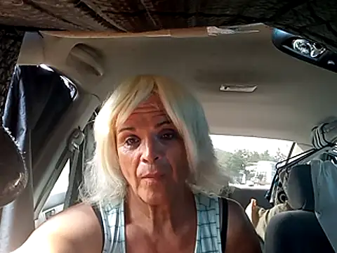 dustbunny64 online show from July 20, 4:09 pm