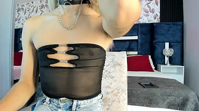 PerlaRogerss  online show from June 12, 11:31 am