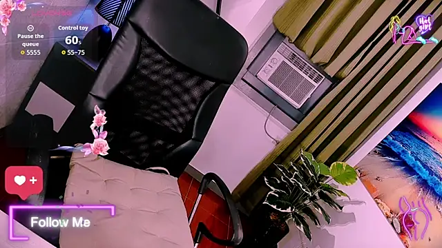 HugeSurpriseLianeTs online show from June 7, 5:32 pm