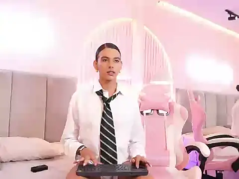 Luxa Velvet online show from March 18, 1:10 pm