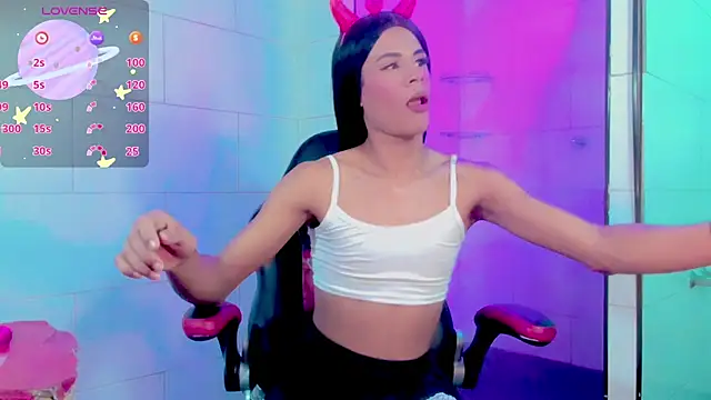 Alondra Wile online show from June 4, 7:17 pm