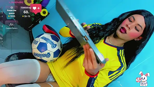 Alondra Wile online show from July 7, 7:40 pm