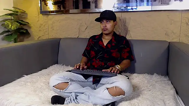 Noha  scott online show from March 11, 2:43 pm