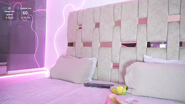 liasuaza online show from March 26, 12:20 pm