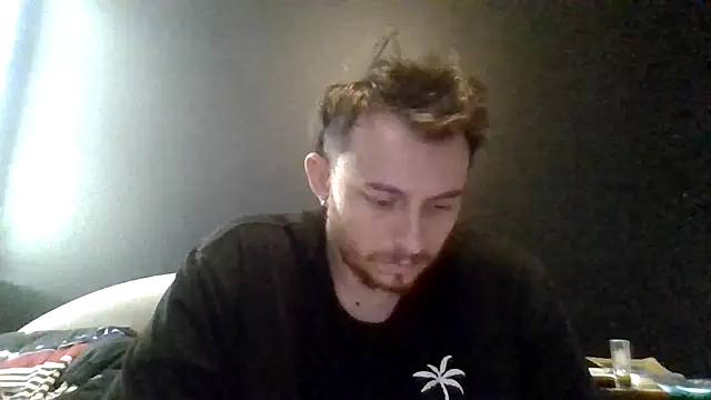 TallHungandCloudy69 online show from May 17, 3:33 pm