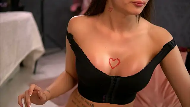 BrattyScarlet online show from July 18, 3:57 am