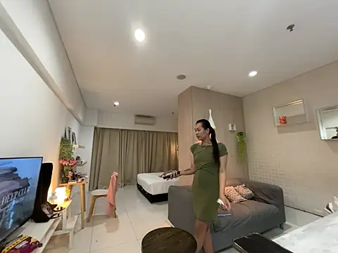 Ur topQeents online show from May 5, 12:22 pm