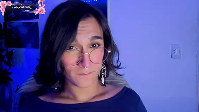 Zoee Kiss  online show from May 29, 4:33 am
