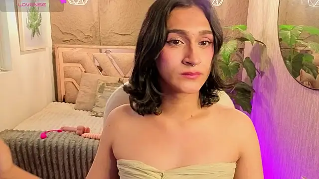 Zoee Kiss  online show from July 18, 10:04 pm