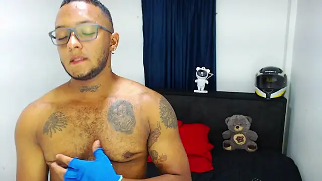 MascTyler online show from April 10, 10:37 pm