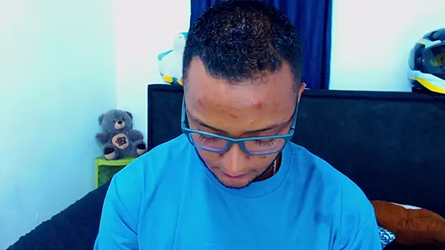 MascTyler online show from April 17, 12:02 am