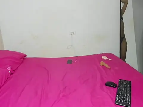 Allissonn222 online show from April 7, 6:47 am