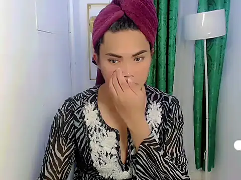 Midnightsnack88 online show from April 15, 7:13 am