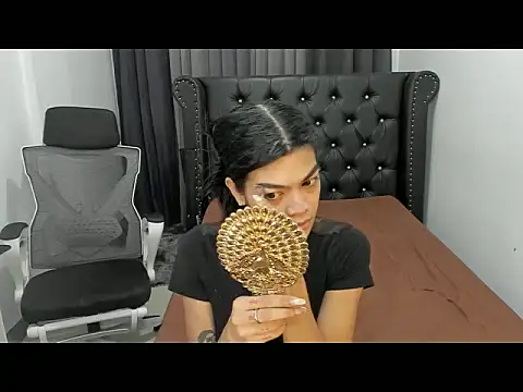 AveryMwore online show from March 26, 2:59 am