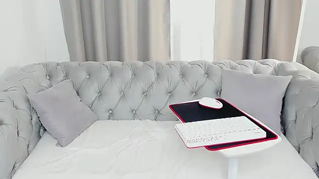 Louis Hayes online show from April 17, 3:03 pm