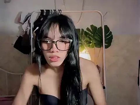 Leijona Milker online show from July 28, 12:48 pm