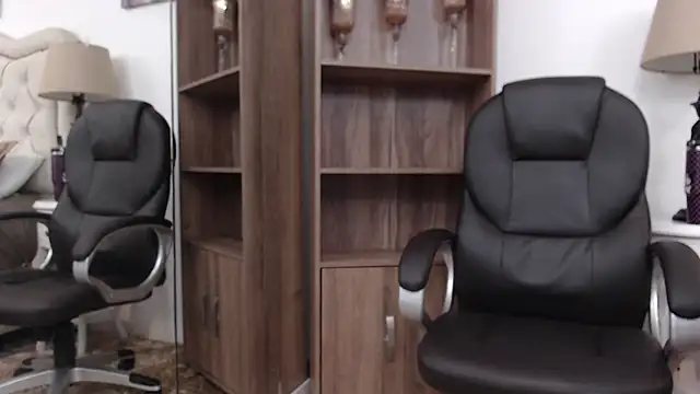 vannellope roberts online show from April 9, 11:49 am