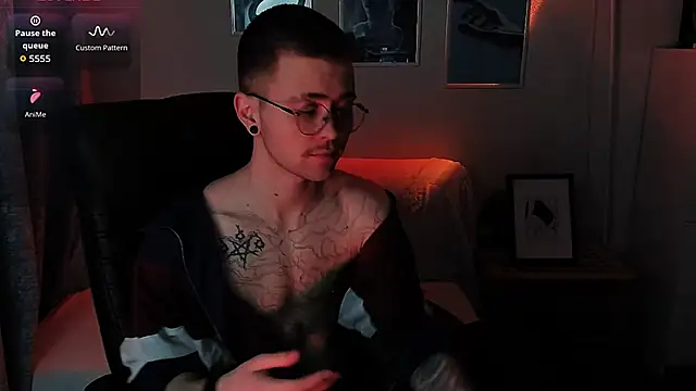 Thomas Norton online show from April 9, 8:37 pm