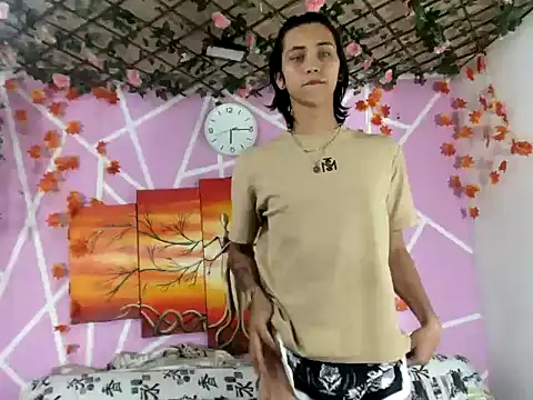 TYLERhHOT2005 online show from March 27, 12:36 am