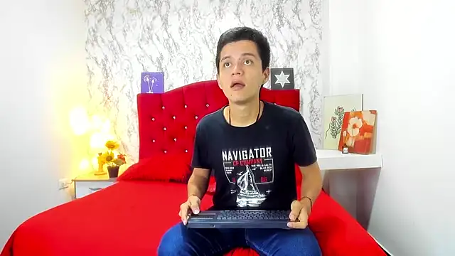 Alejandra and James  online show from April 8, 2:24 am