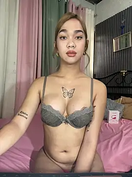 xElisParadisex online show from June 5, 3:32 am