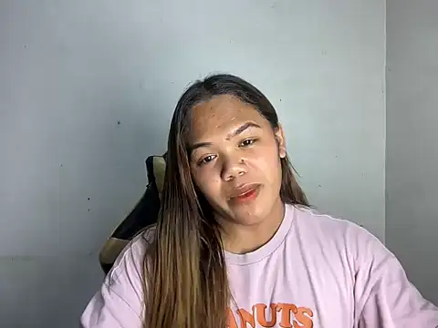 yourhotwild bella online show from August 3, 8:26 pm