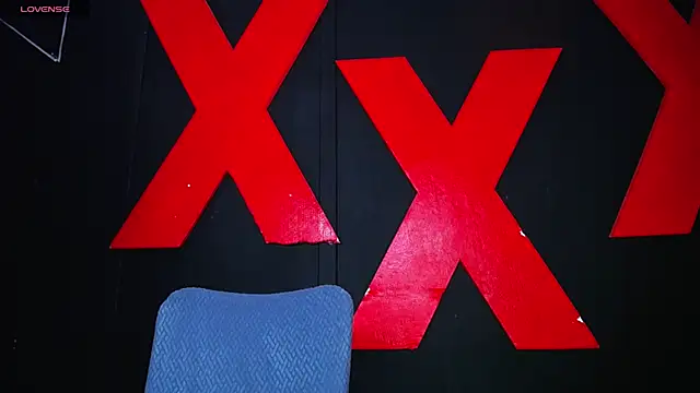 AlanFox1 online show from April 12, 1:36 pm