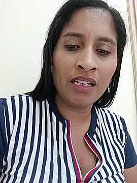 SofiaMendez1  online show from July 9, 4:11 pm