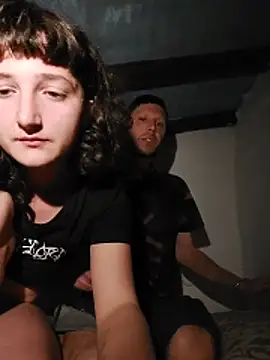 imsarahhh online show from April 3, 10:30 pm