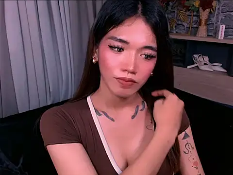 Akari hunt online show from May 28, 8:18 pm