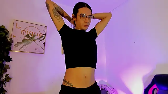 Maddie Ray online show from June 17, 11:22 am