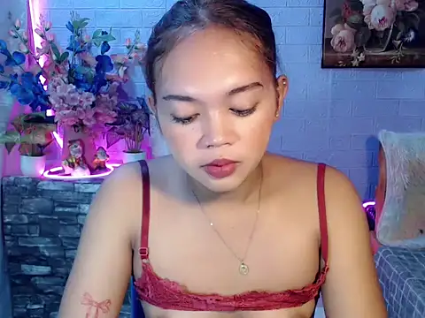 naomi scarlet online show from July 31, 5:57 pm