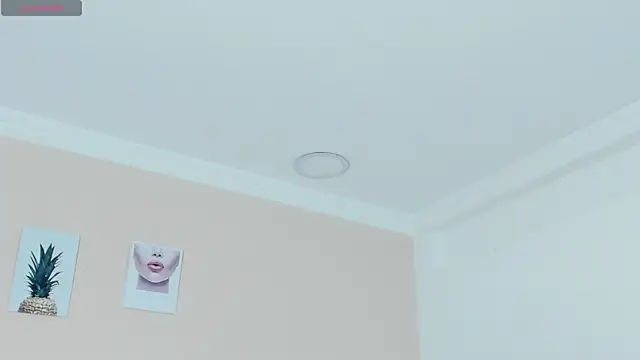 Sophie Ross18 online show from April 14, 3:44 am