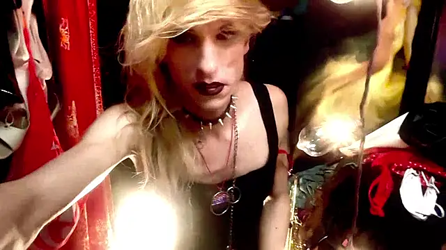 TgirlBrat online show from July 6, 9:05 am