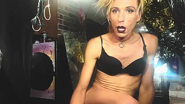 TgirlBrat online show from July 24, 8:46 am