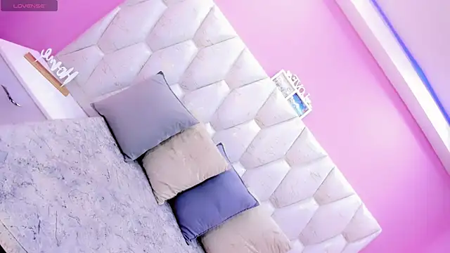 ValeriQueen online show from June 6, 12:45 pm