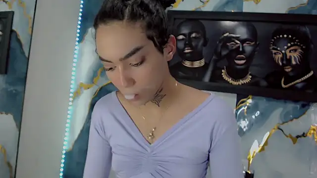 Darianna A online show from June 24, 1:42 pm