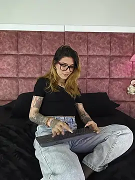 JessieGarvet19 online show from July 17, 4:29 am