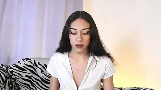 Velvet Raze online show from June 10, 1:21 pm