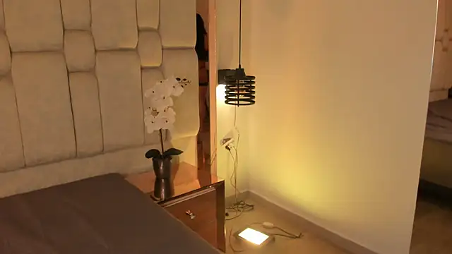 AriBloom7 online show from July 16, 7:53 pm
