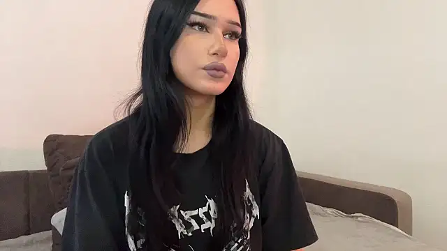 MiaTransDoll online show from June 8, 6:57 am