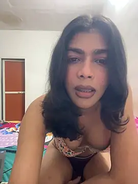 Mayra xx online show from July 11, 9:30 pm
